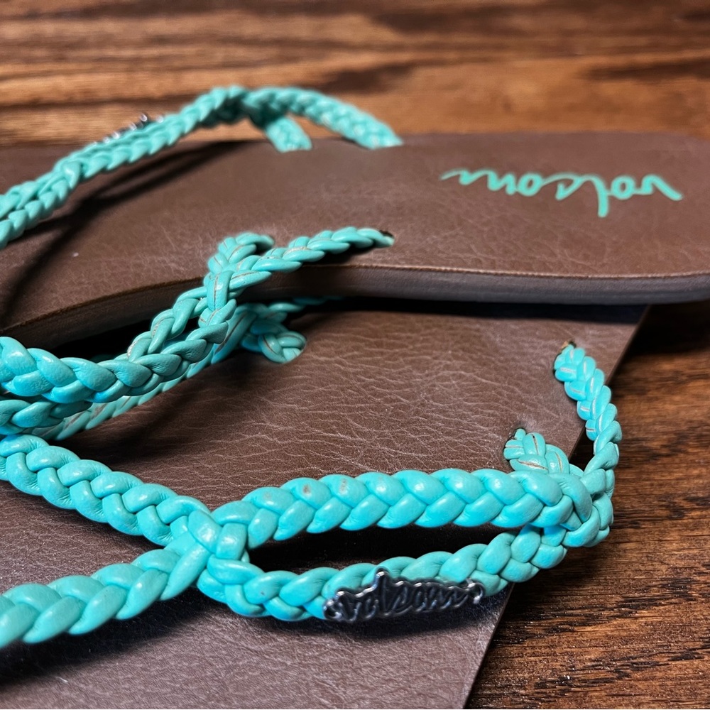 Lightweight Volcom sandals 🩴